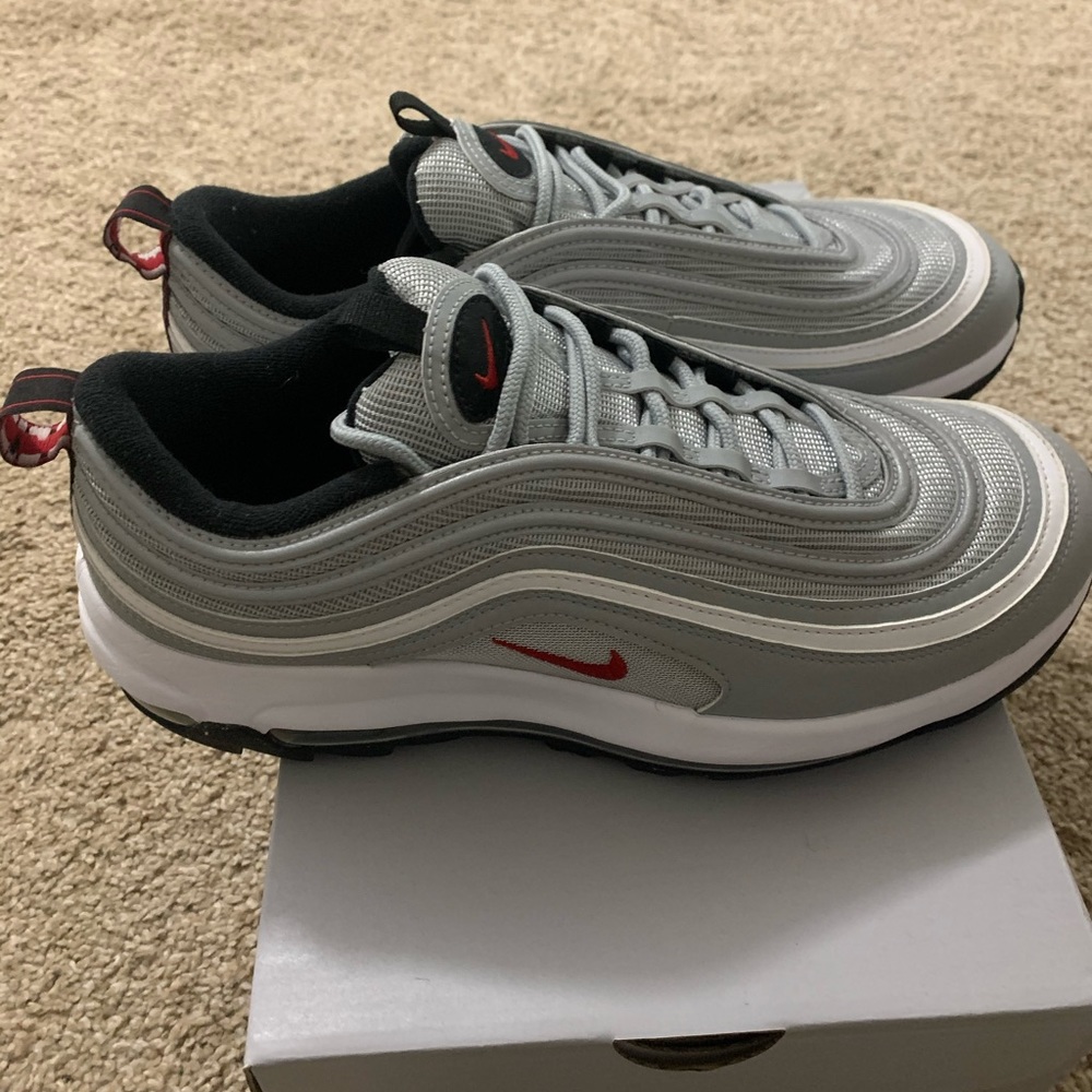 Mint Condition Silver Bullet Air Max